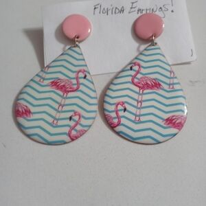 Pair of Flamingo Tear Drop Cosmetic Jewelry Earrings. Metal Golden plain back